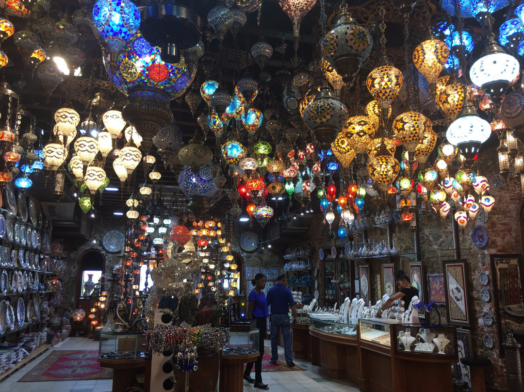 Turkish Grand Bazaar-夏洛特阿马利亚必去景点