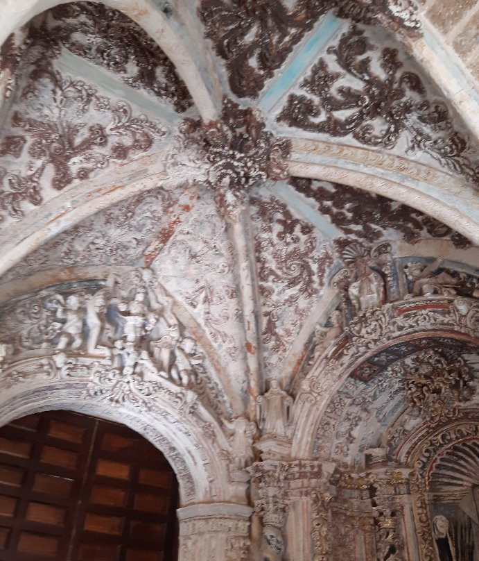 Claustro Monasterio de piedra-努埃瓦洛斯必去景点
