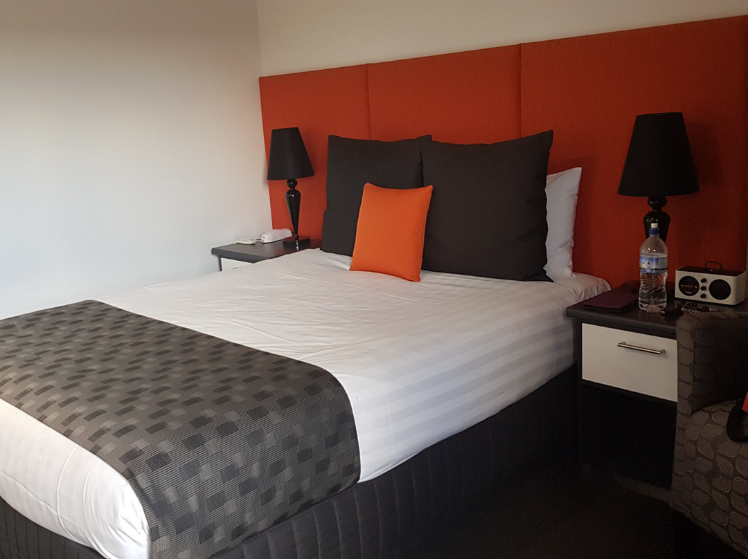 金链高塔汽车旅馆主图