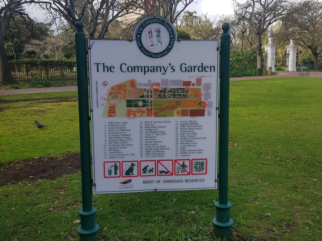 Delville Wood Memorial-Somerset East必去景点