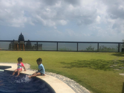 巴厘岛蓝宝海景别墅主图