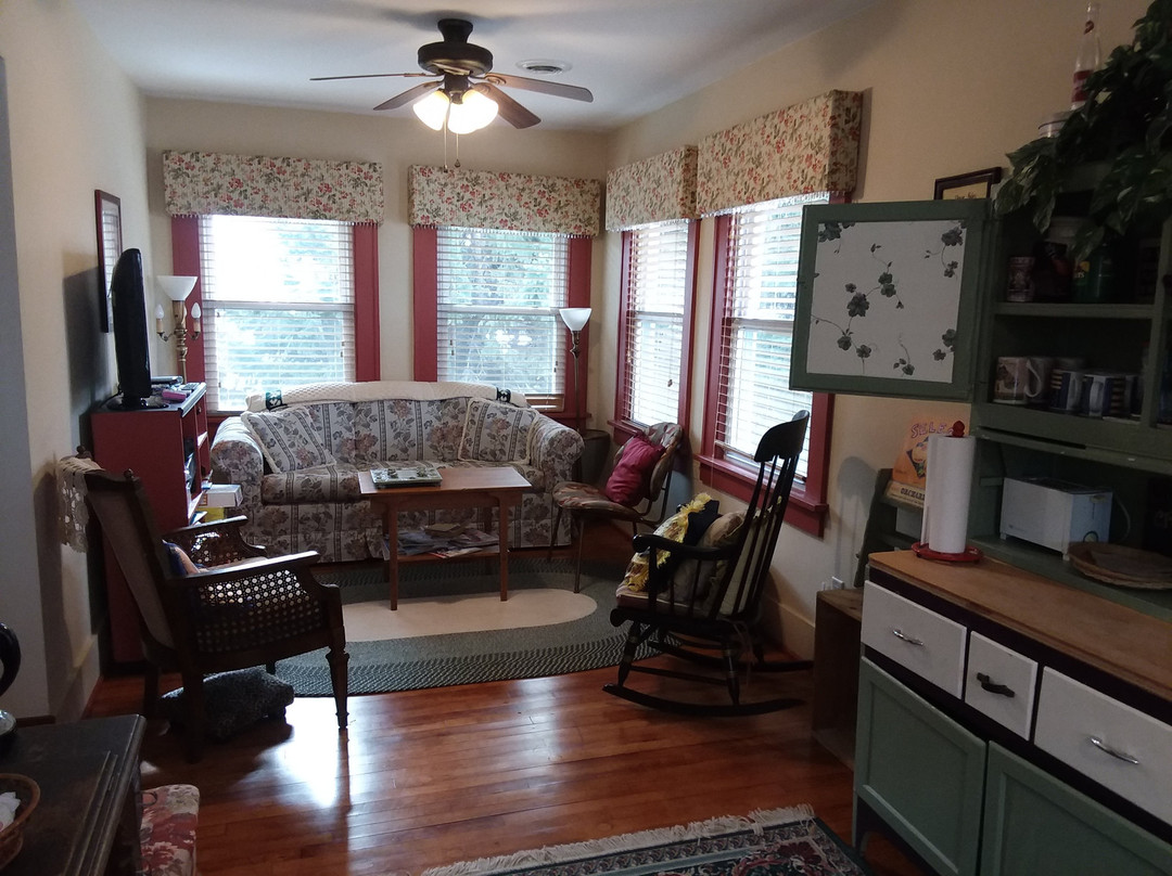 Molly's Manor B&B主图