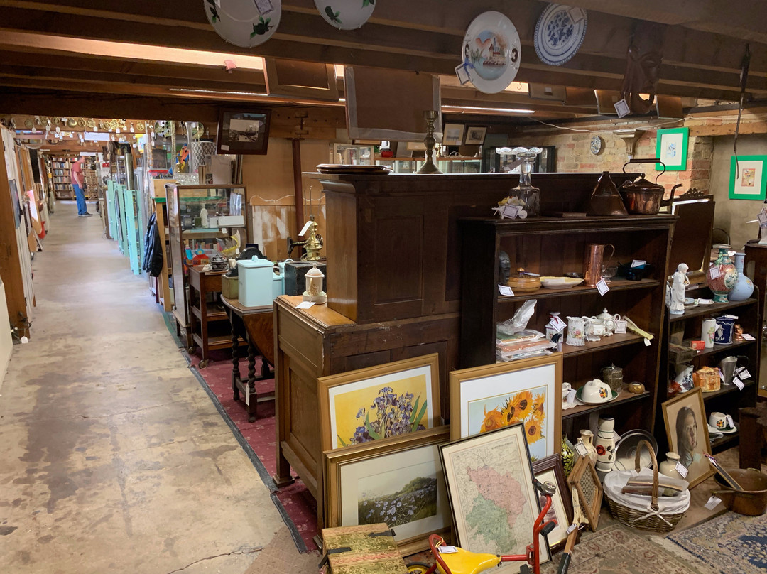 Waterside Antiques景点图片