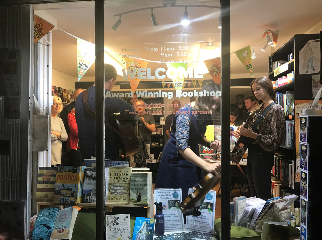 Niche Comics & Bookshop景点图片