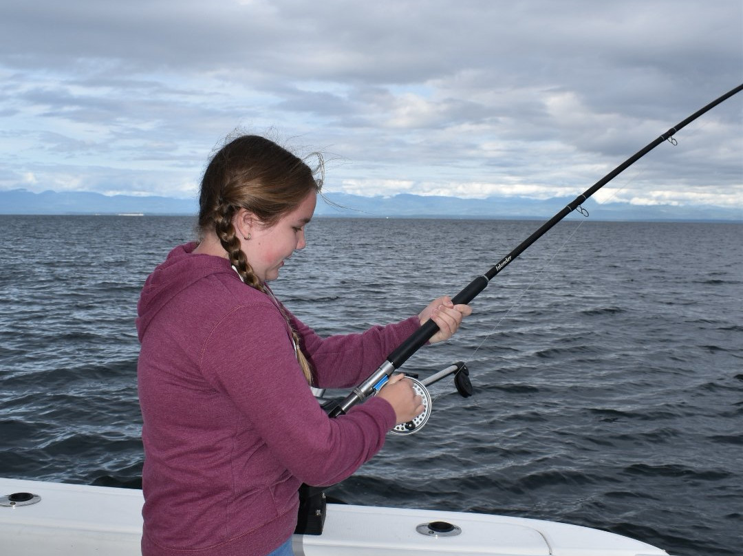 Undercover Sport Fishing Charters-鲍威尔里弗必去景点