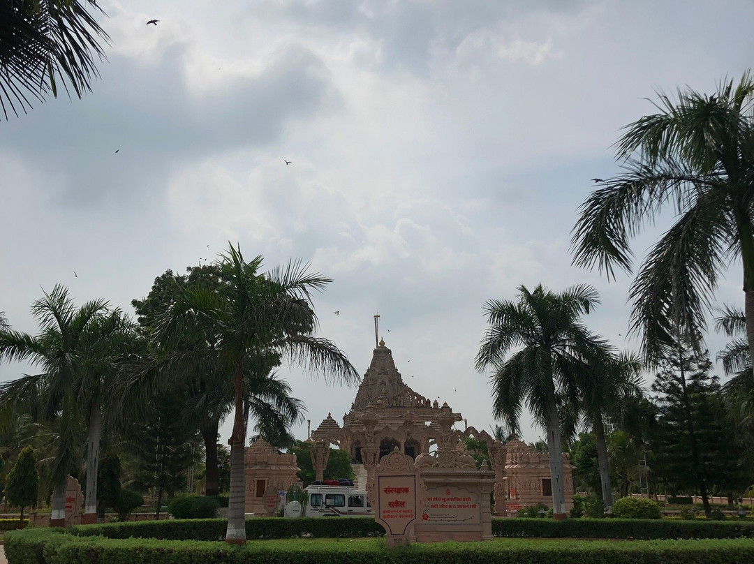 Pavapuri Jain Temple景点图片
