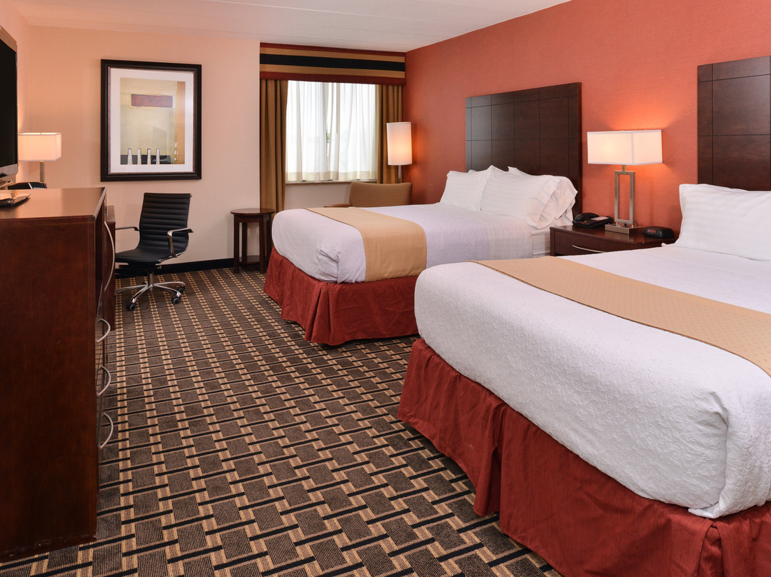 新伦敦假日酒店主图