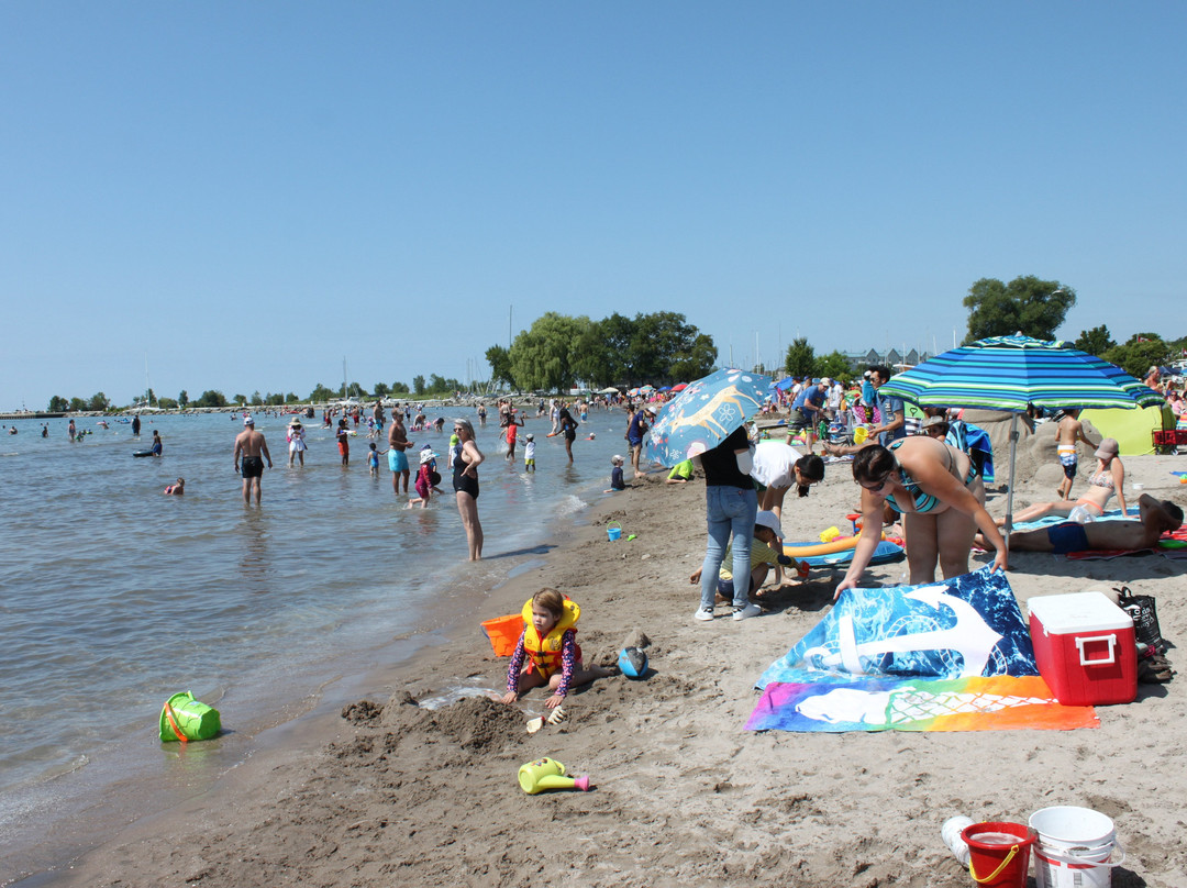 Cobourg  Beach-科堡必去景点