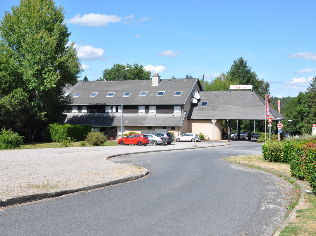 宜必思埃格勒通酒店主图