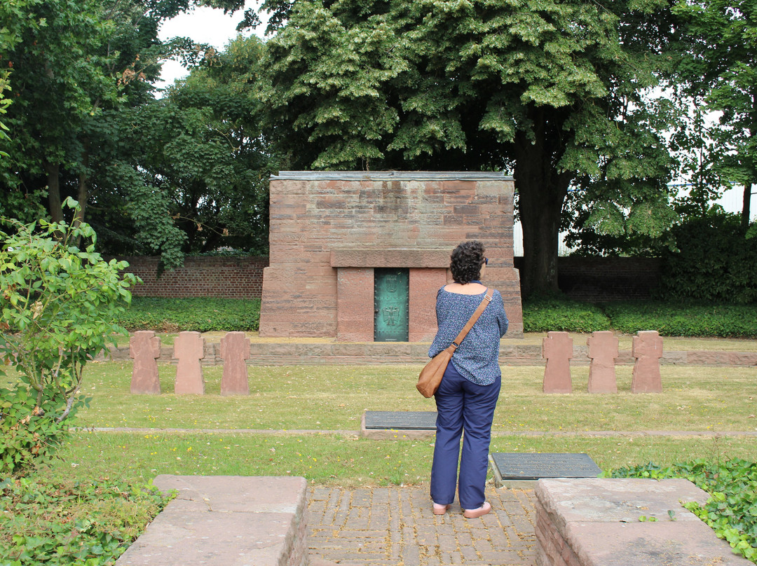 Deutscher Soldatenfriedhof Haubourdin-Haubourdin必去景点