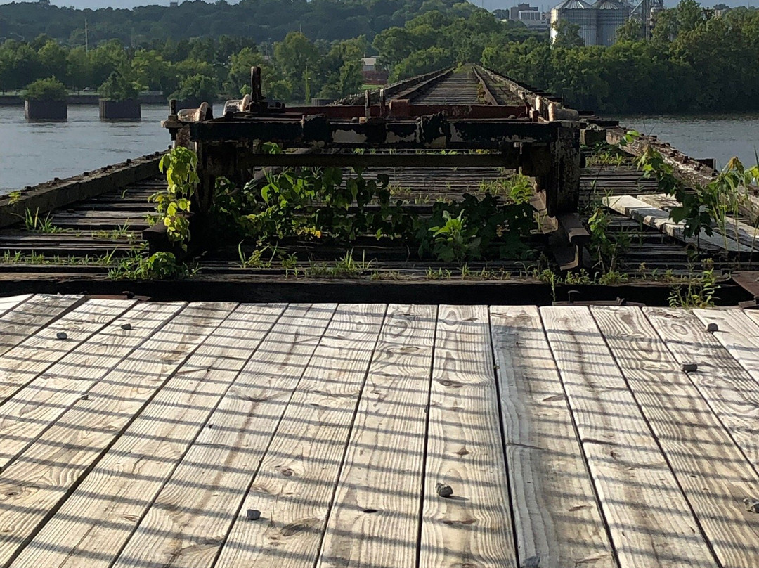 Old Railroad Bridge景点图片