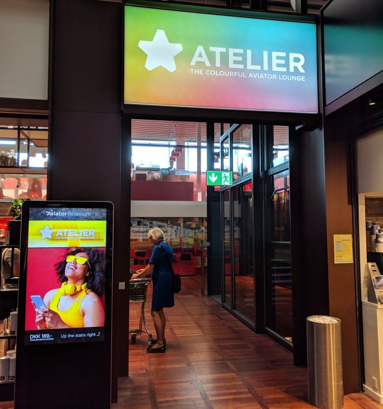 Atelier - The Colorful Aviator lounge