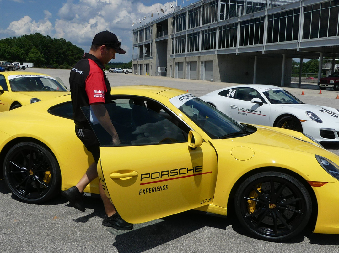 Porsche Track Experience景点图片