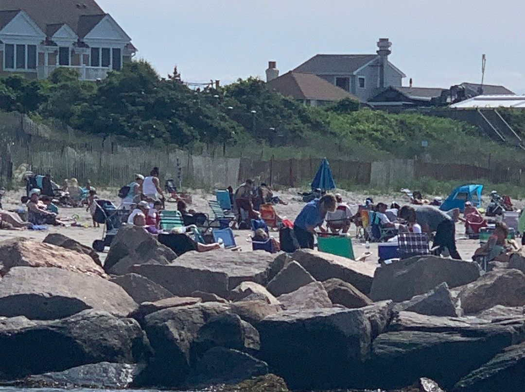 Salty Brine State Beach-纳拉干西特必去景点