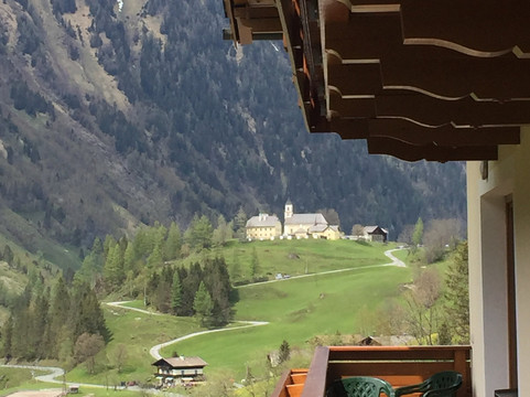 拉肯霍夫旅馆主图