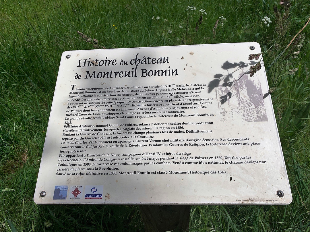 Château de Montreuil Bonnin景点图片