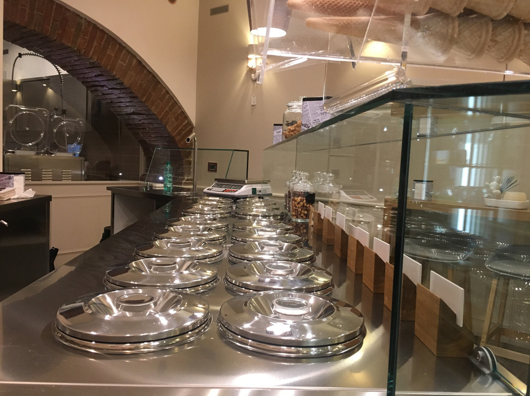 Tuscania餐馆和美食-Gelateria La Cremeria del Parco