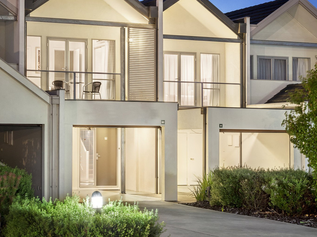 Quest Sanctuary Lakes主图