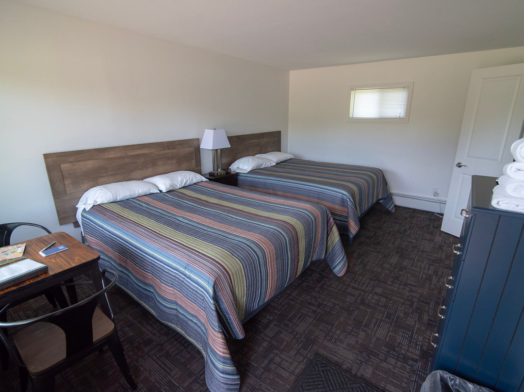 Three Lakes Motel主图