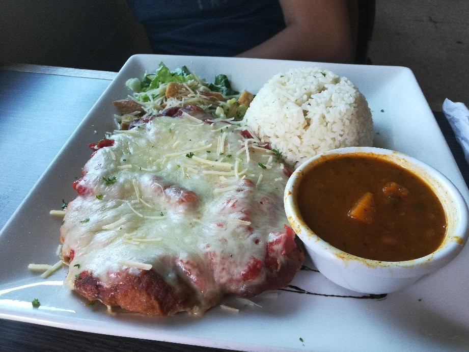 Corozal餐馆和美食-Vista Al Mar