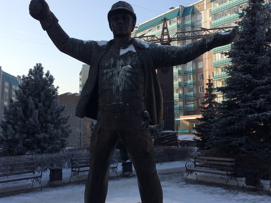 Monument Stroitelyam-克拉斯诺亚尔斯克必去景点