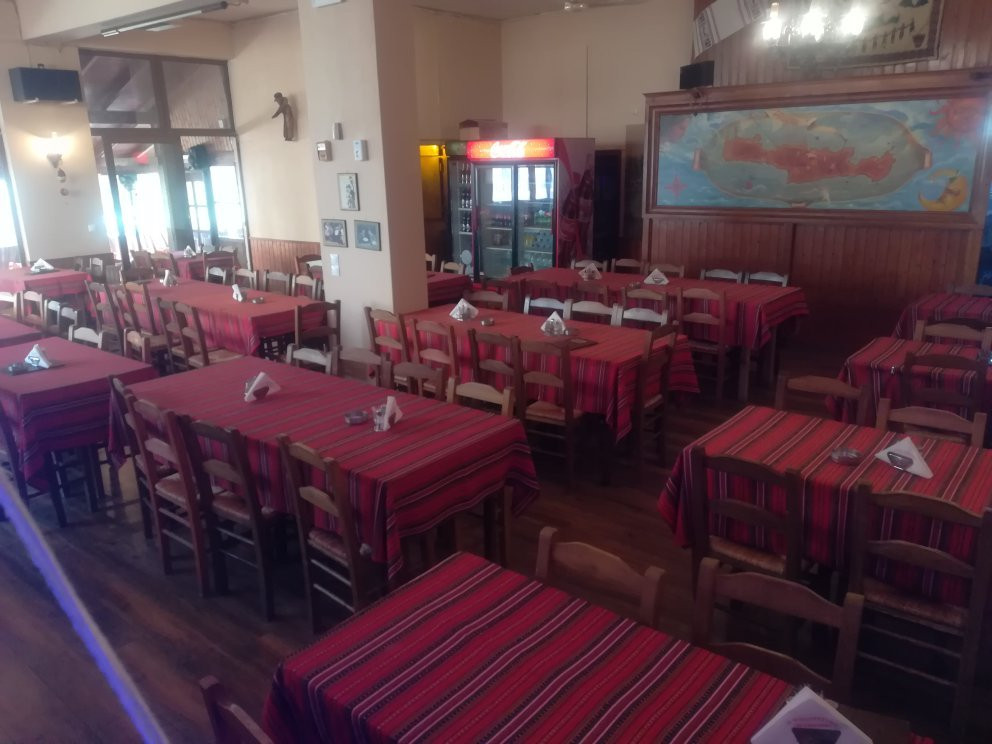 Ano Liosia餐馆和美食-O Psiloritis- Ta 5 aderfia