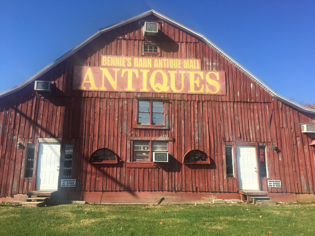 Bennie's Barn Antique Mall景点图片