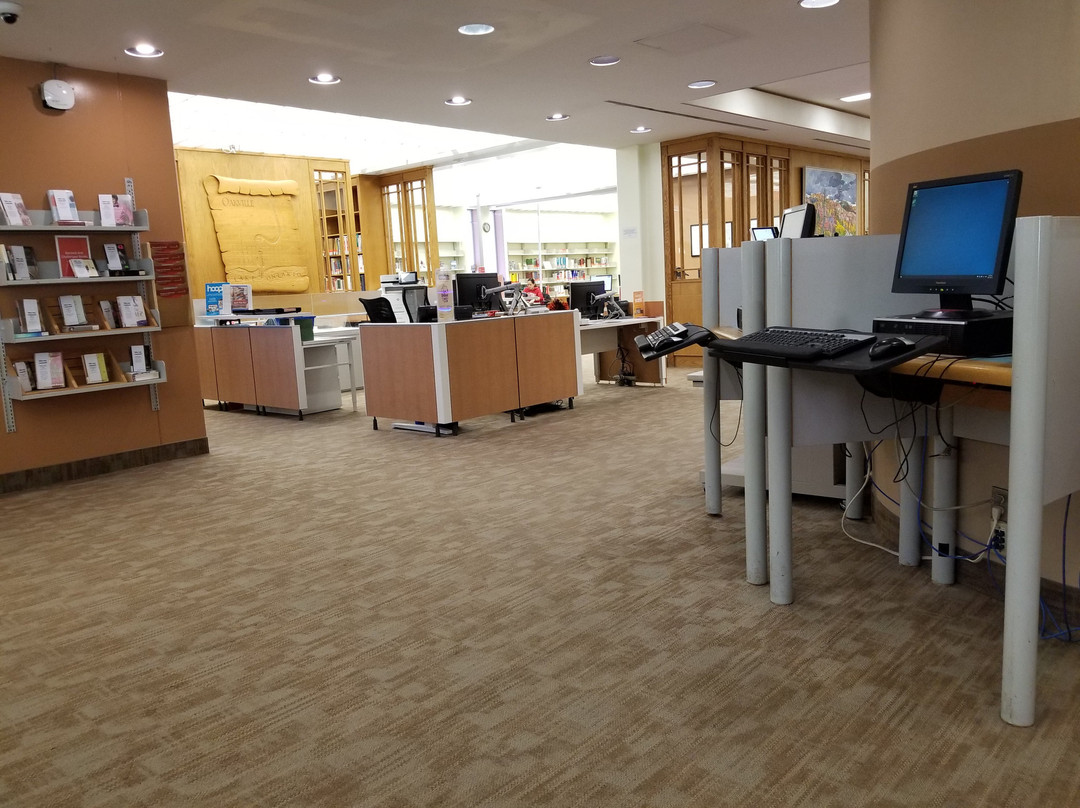 Oakville Public Library景点图片