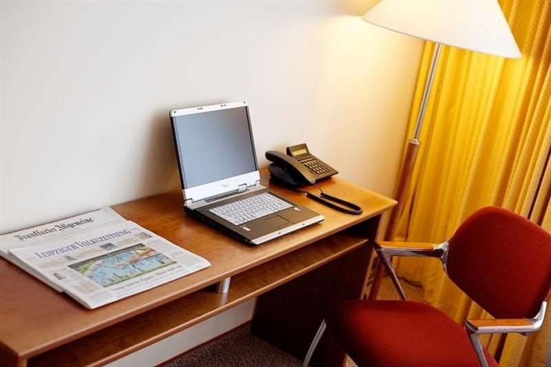 格鲁巴纳机场酒店主图