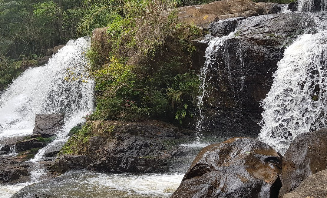 Cachoeira dos Henriques-Paraisopolis必去景点