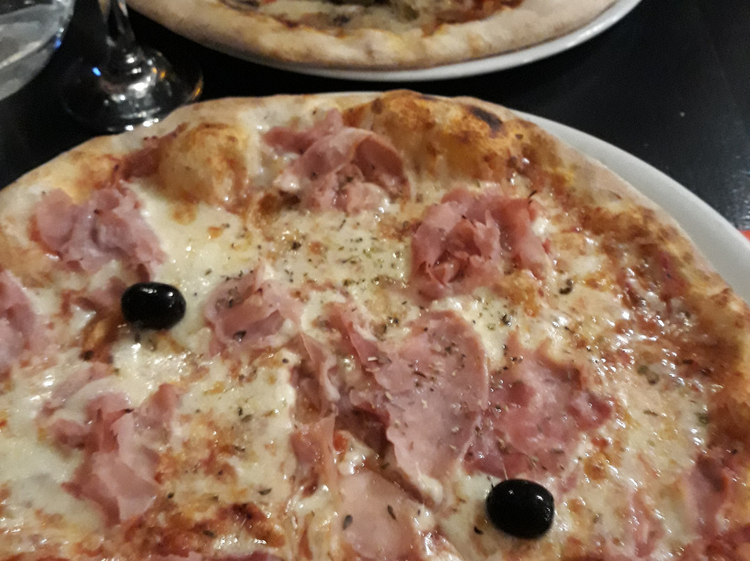 Pizza Delizia