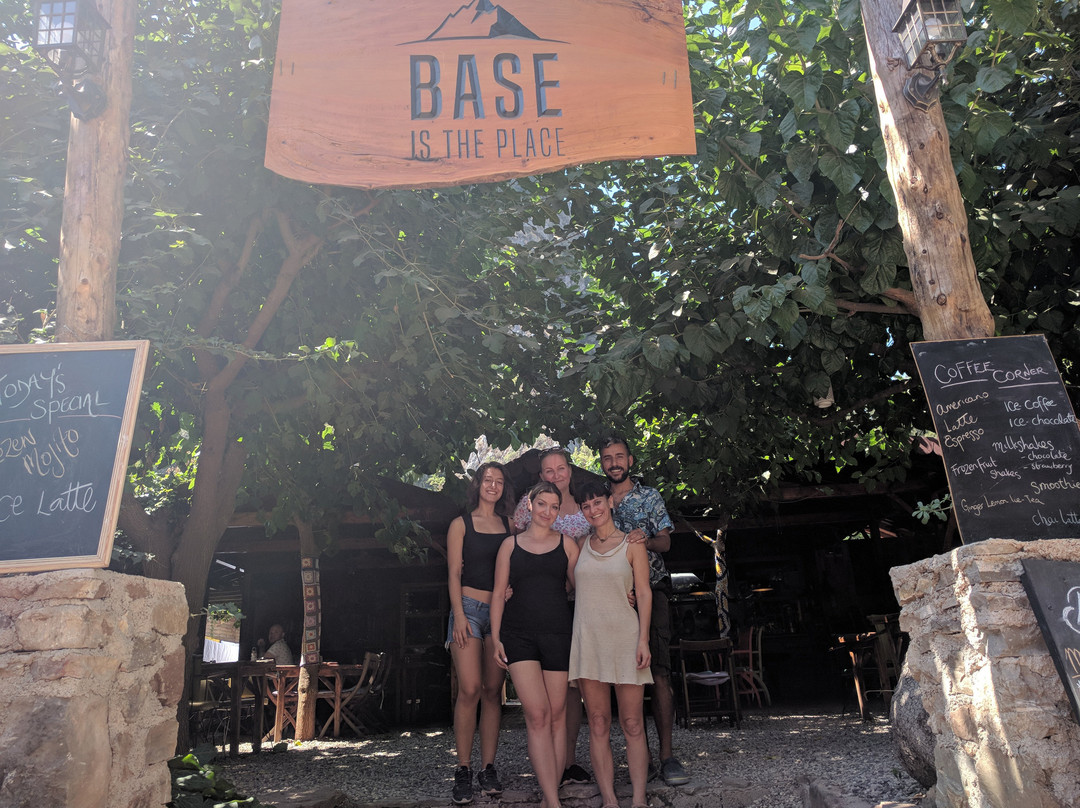Base Bungalows主图