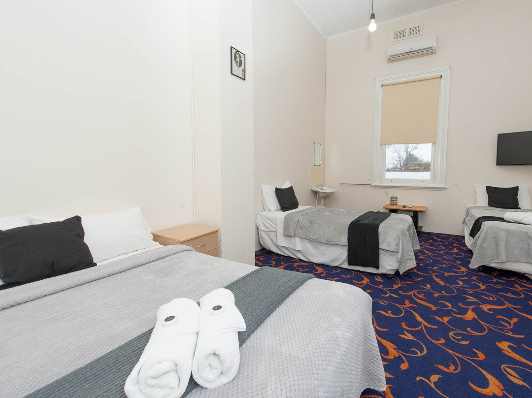 Riverina Hotel主图