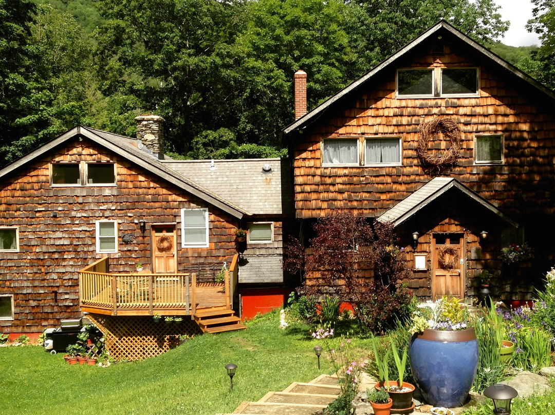 The Warren House主图