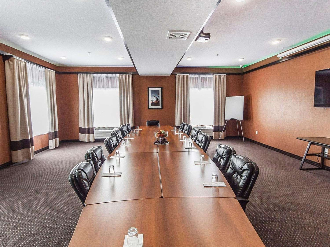 Comfort Inn & Suites主图