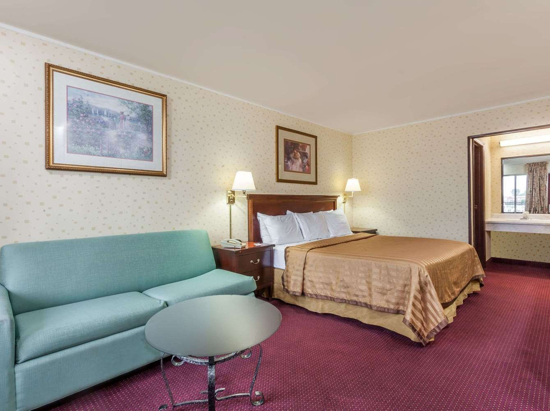 Travelodge by Wyndham Seymour主图