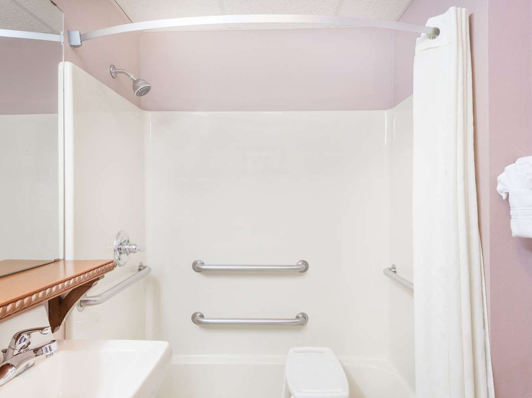 Super 8 by Wyndham Winfield/Quail Ridge Area主图