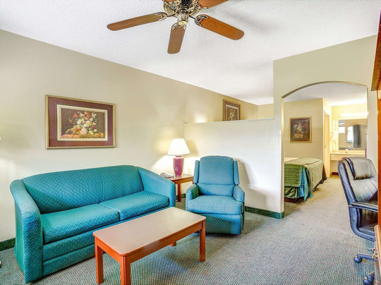 Days Inn & Suites by Wyndham Peachtree City主图