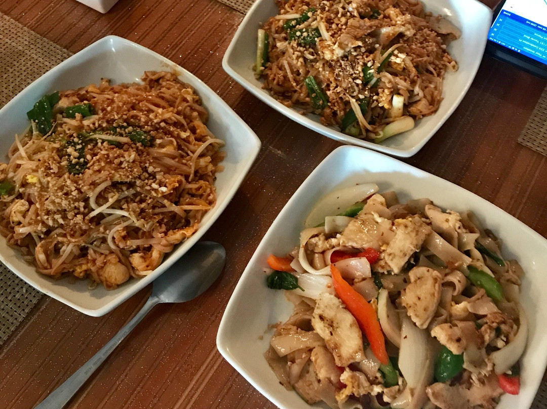 克里斯特尔里弗餐馆和美食-Thai Phoon