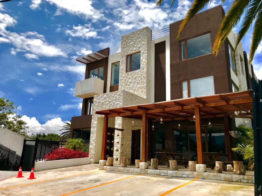 Ilalo Garden Hotel & Restaurant主图