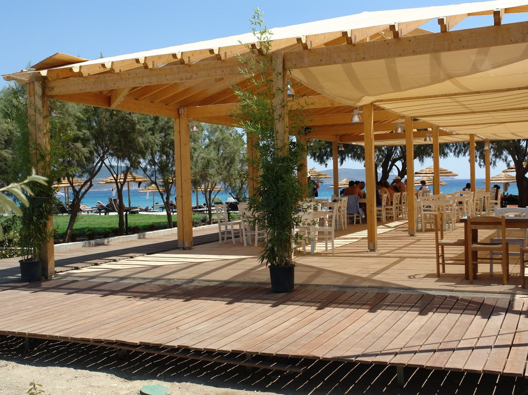 Psili Ammos餐馆和美食-Mykali Beach Club