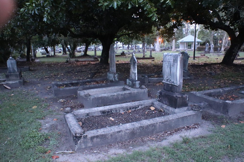 McLeod Street Pioneer Cemetery景点图片