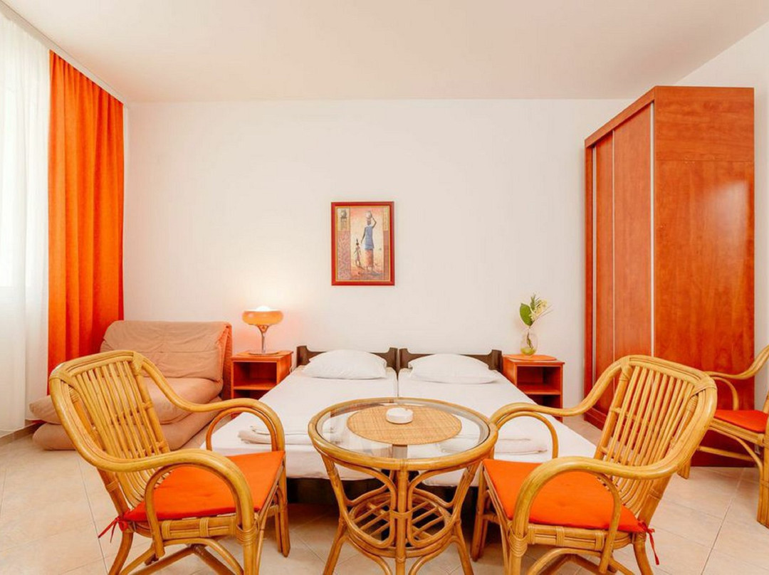 Franeta Apartments主图