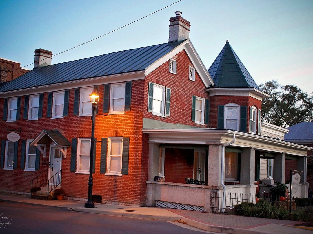 Holliday House Bed & Breakfast