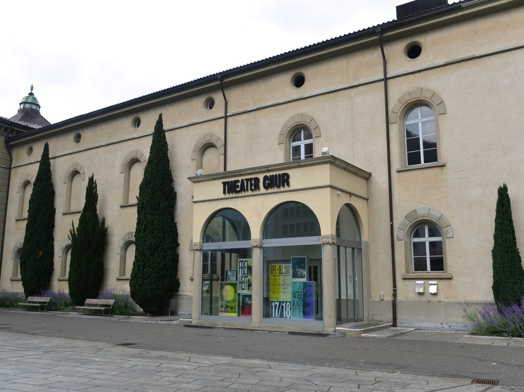 Grossratsgebaude und Theater-库尔必去景点