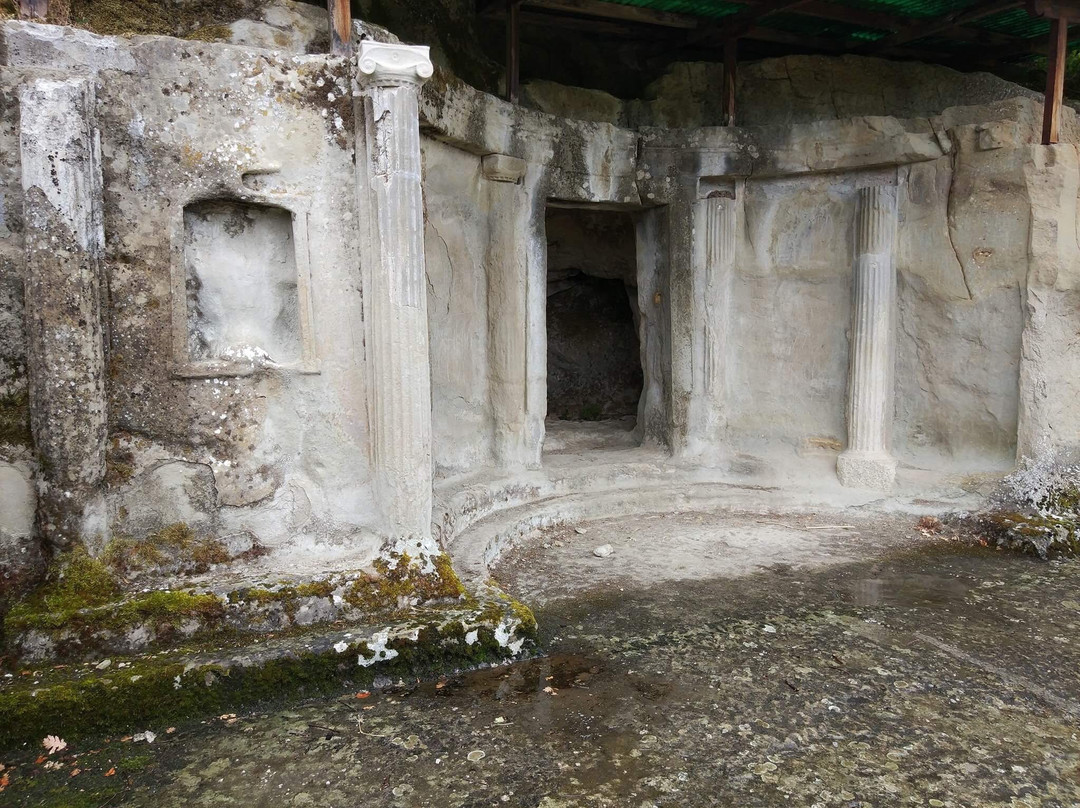 Royal Tombs of Selca-Selce e Poshteme必去景点