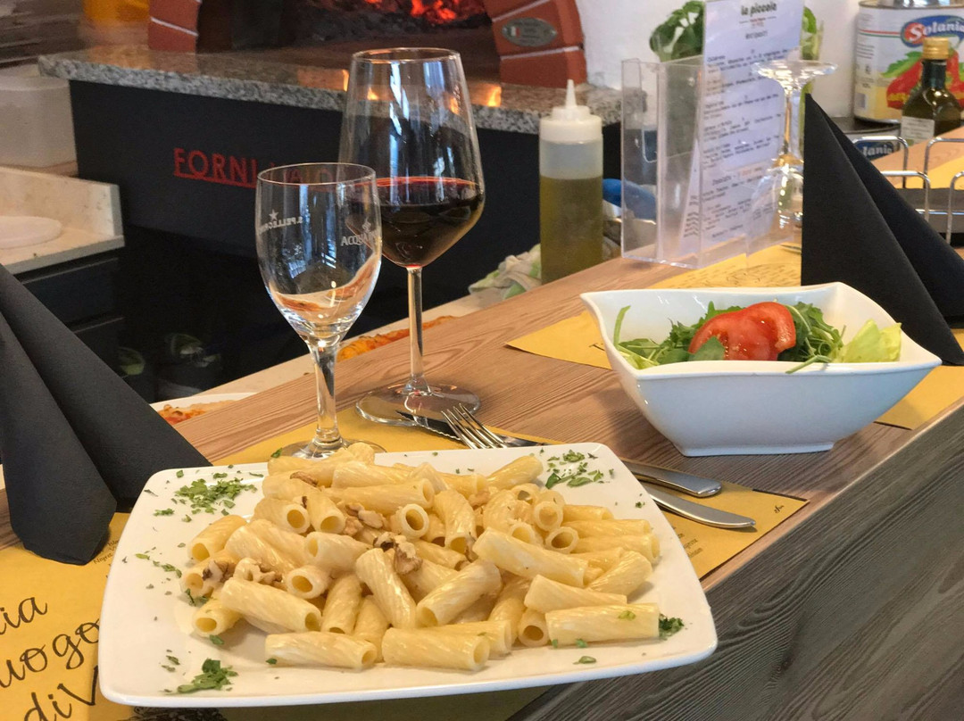 Pizzeria-Trattoria La piccola