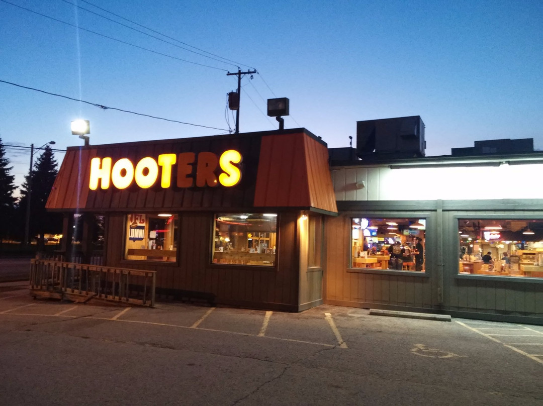 Hooters