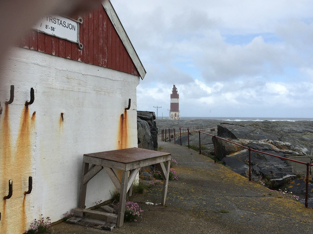 Hauggjegla Lighthouse景点图片