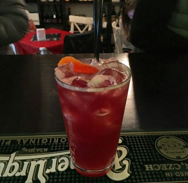 The Bridge - wine bar & beer景点图片